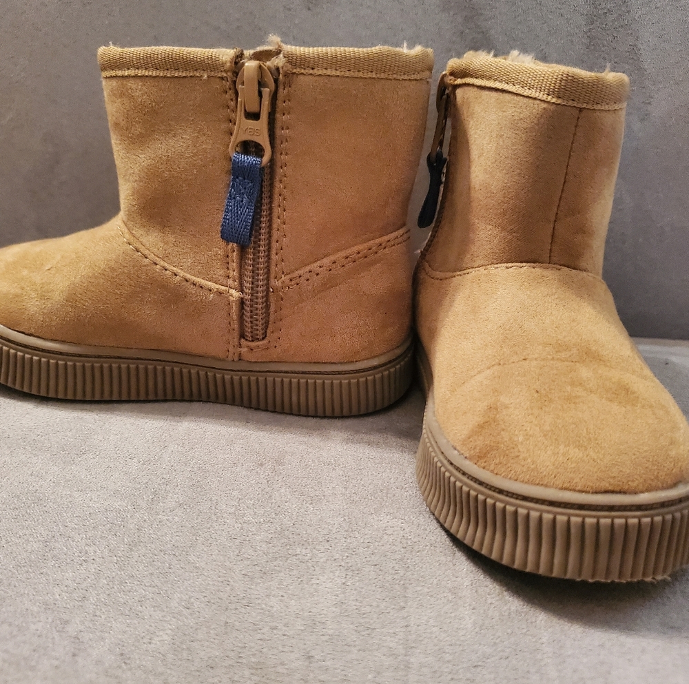 Cat & Jack UNISEX Faux Fur Lined Boots Toddler Sz7